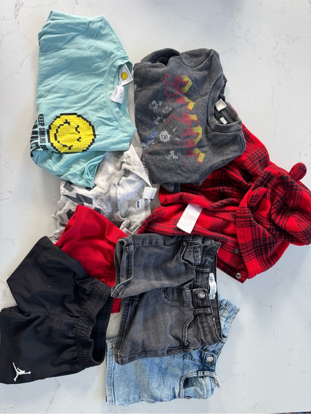 Kids Random Bundle. 6 to 12 months. Zara, H&M, Old Navy, Jordan.